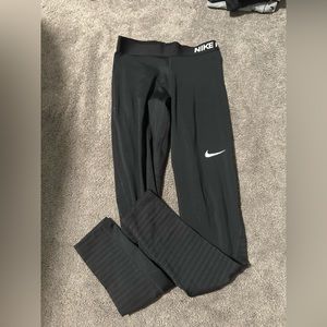 Nike hyperwarm leggings
